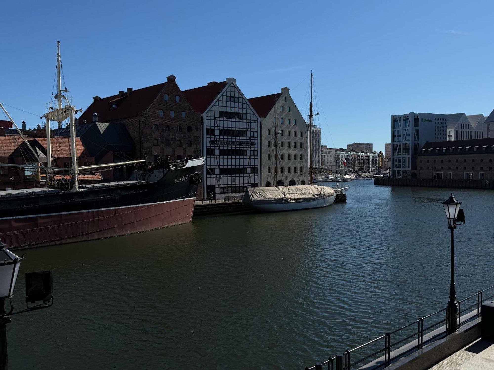 Motlawa Apartments - Old Town & River Viev, Fast Wifi Gdańsk Buitenkant foto